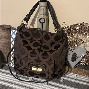 Coach Signature Hobo Shoulder Bag / Crossbody